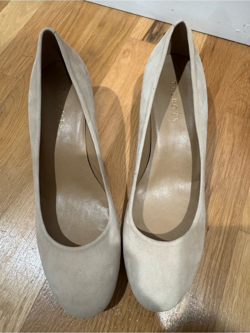 Talbots Cream Suede Round-Toe Pumps NWOT